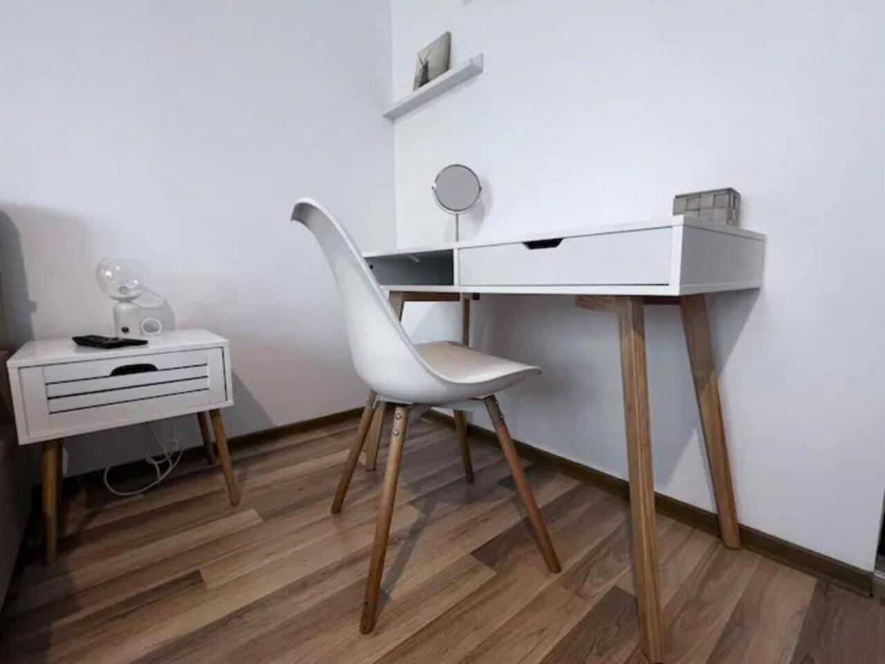 Vila Luminoasa Cu Curte Privata Bukares Bagian luar foto