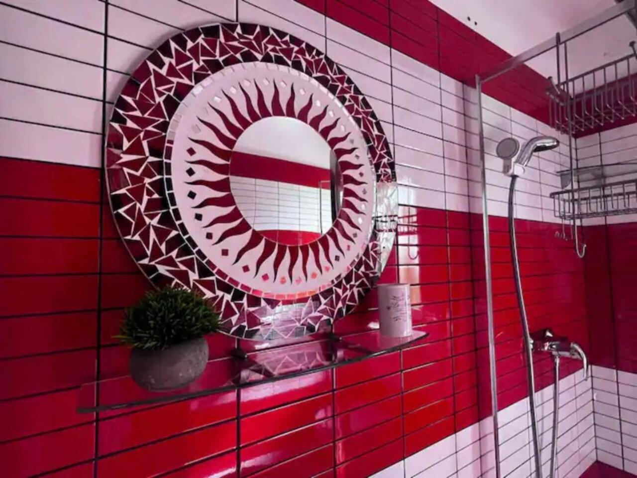 Vila Luminoasa Cu Curte Privata Bukares Bagian luar foto